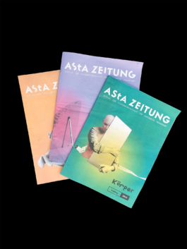 Ausgaben der AStA-Zeitung als Fächer ausgebreitet